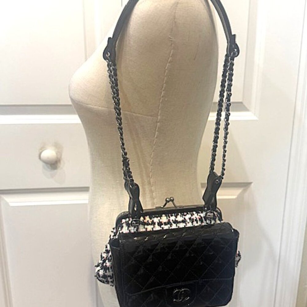 Chanel TWIN Exclusive Edition Patent Black &Tweed Mini Kiss Lock Flap Double Bag - Picture 1 of 14